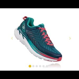 Women’s size 8.5 wide  Hoka One One Clifton 4